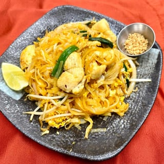 16-STIR FRIED SWEET & SOUR SPICY NOODLE W CHICKEN - PAD THAI GA