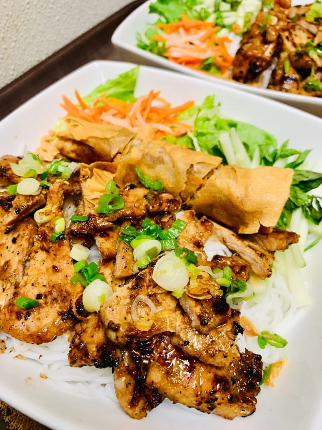 53-Grilled Pork and Spring Roll on Rice Vermicelli - Bun Thit Nuong Cha Gio