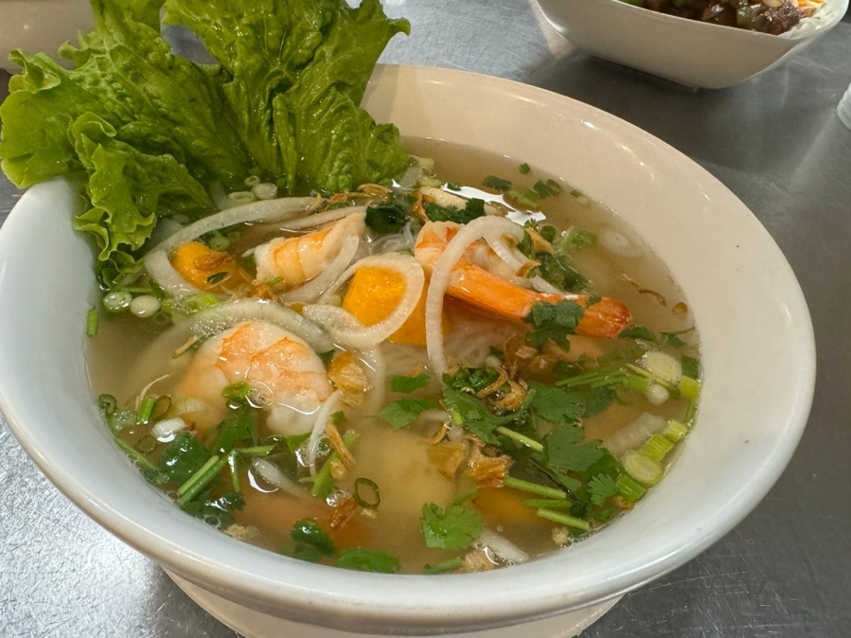 25-Rice Noodles Soup with Seafood - Hu Tieu Do Bien