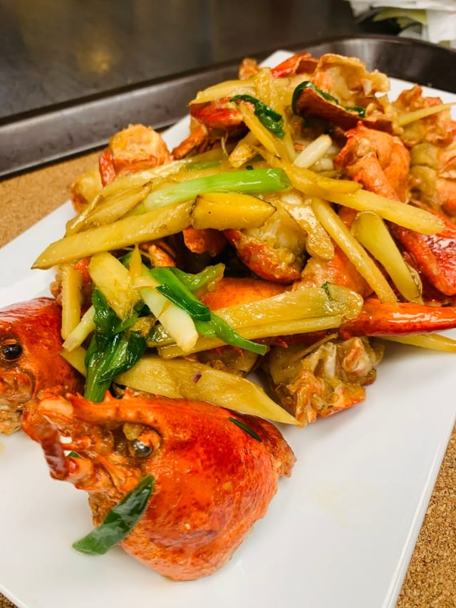 S13 (1) Lobster with Ginger and Scallions - Tom Hum Xao Hanh Gung (1p)