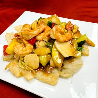 S3S. CRISPY PAN-FRIED RICE NOODLES WITH SEAFOOD - AP CHAO DO BIEN