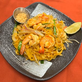 18-STIR FRIED SWEET & SOUR SPICY NOODLE W SHRIMP - PAD THAI TOM