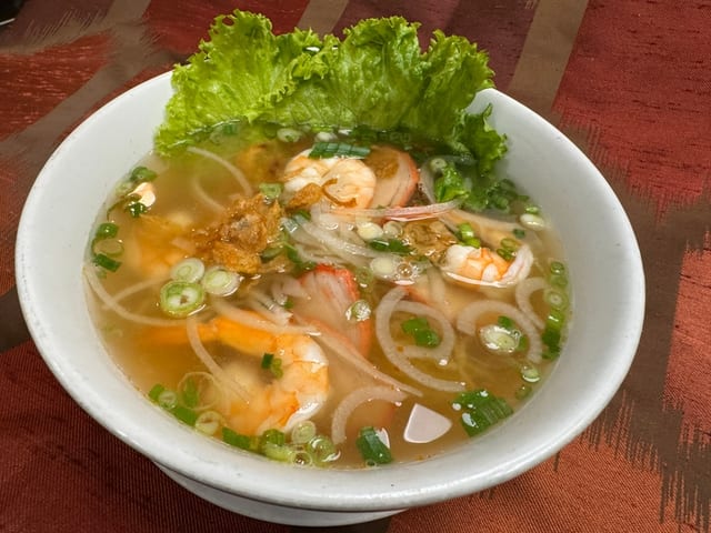 27-Yellow Noodle Soup with Seafood - Mi Do Bien